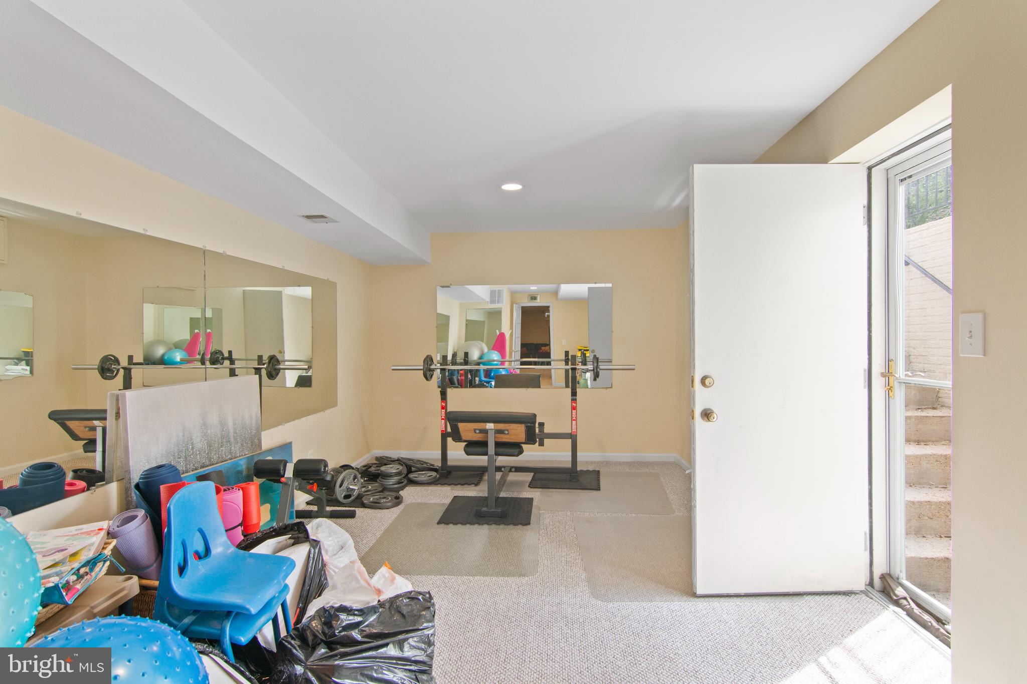 WHITE OAK MANOR - Residential