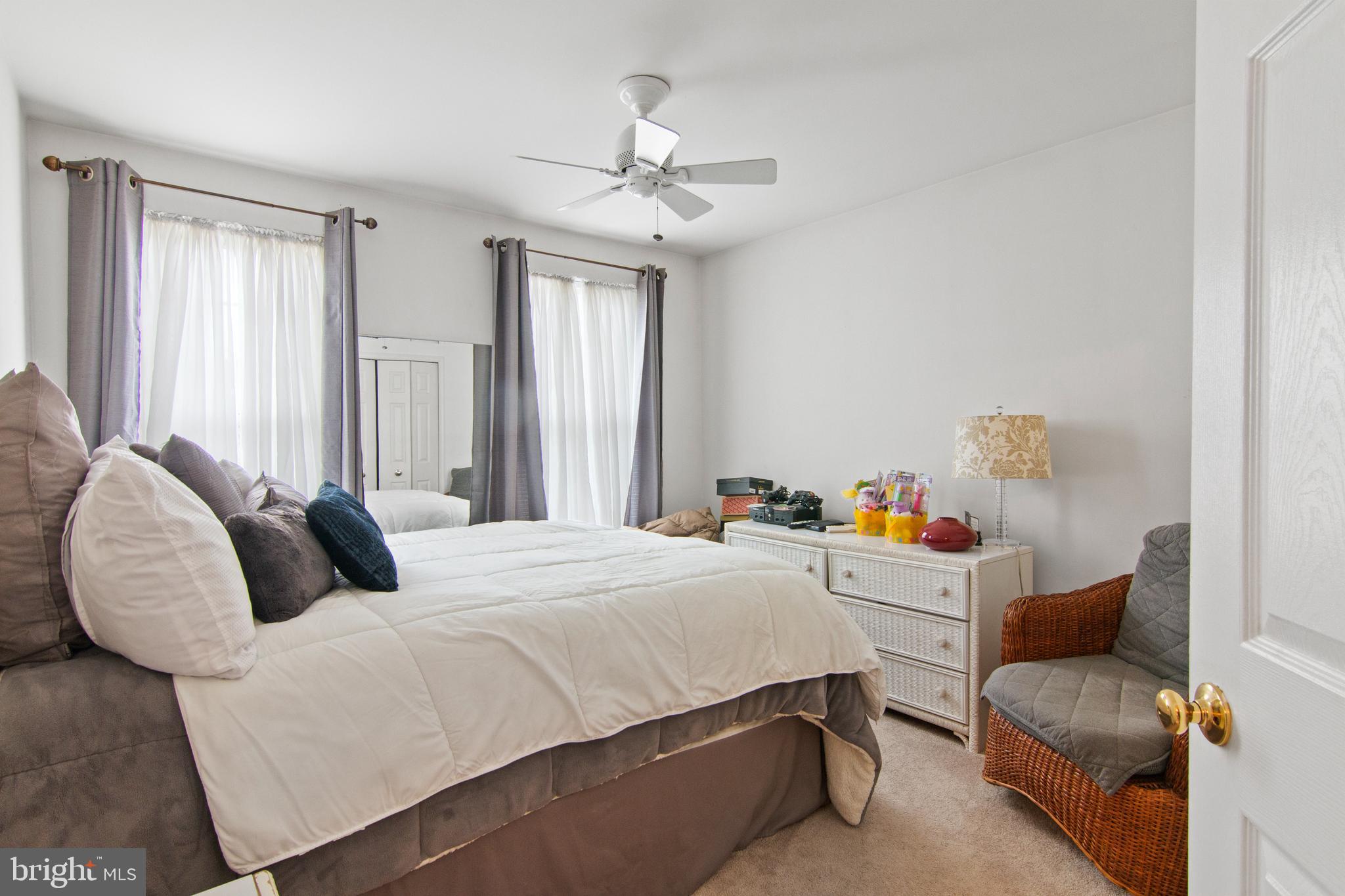 WHITE OAK MANOR - Residential