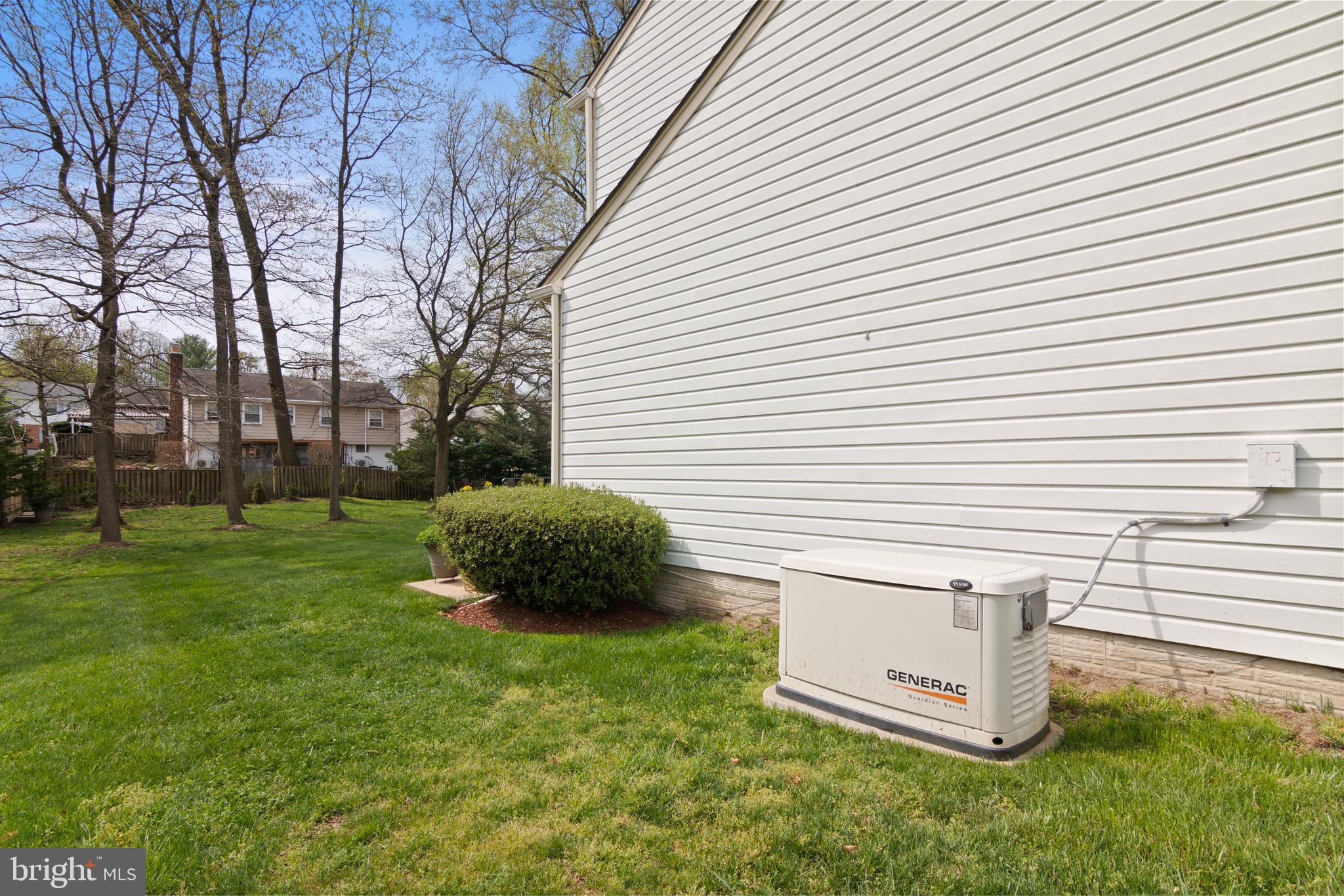 WHITE OAK MANOR - Residential