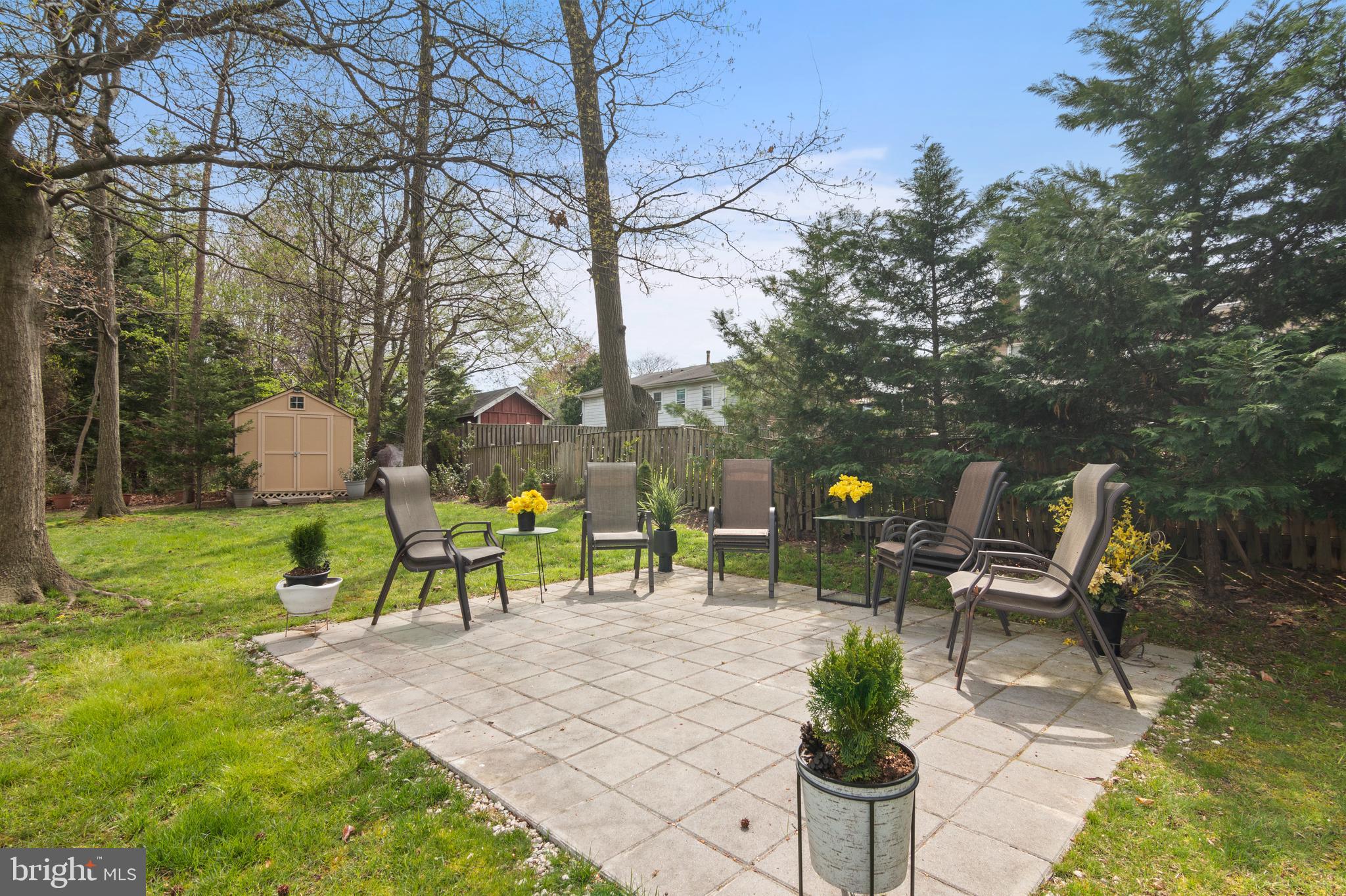 WHITE OAK MANOR - Residential