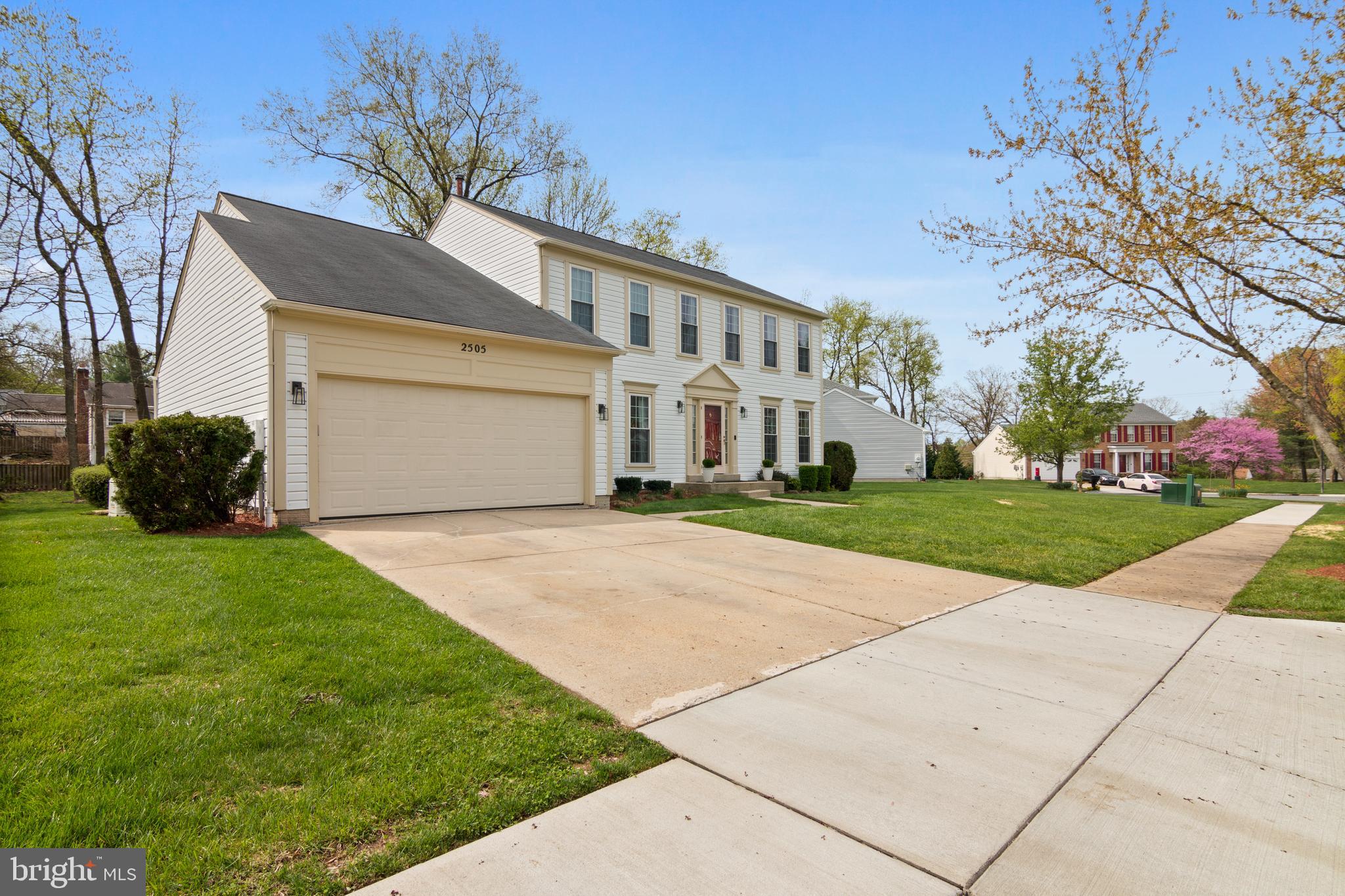 WHITE OAK MANOR - Residential