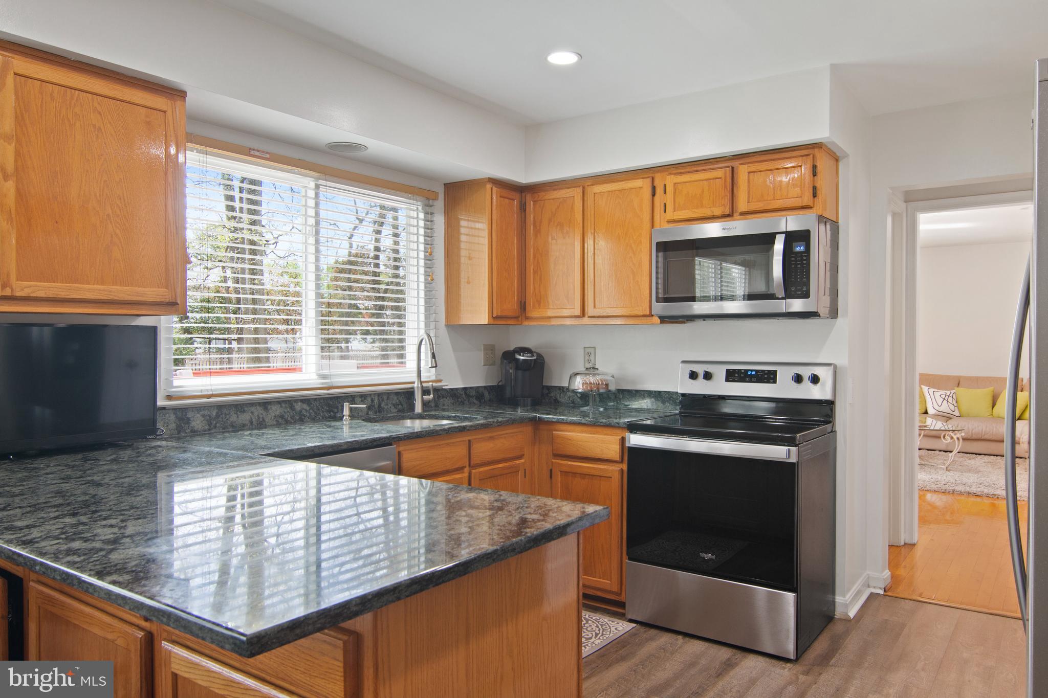 WHITE OAK MANOR - Residential