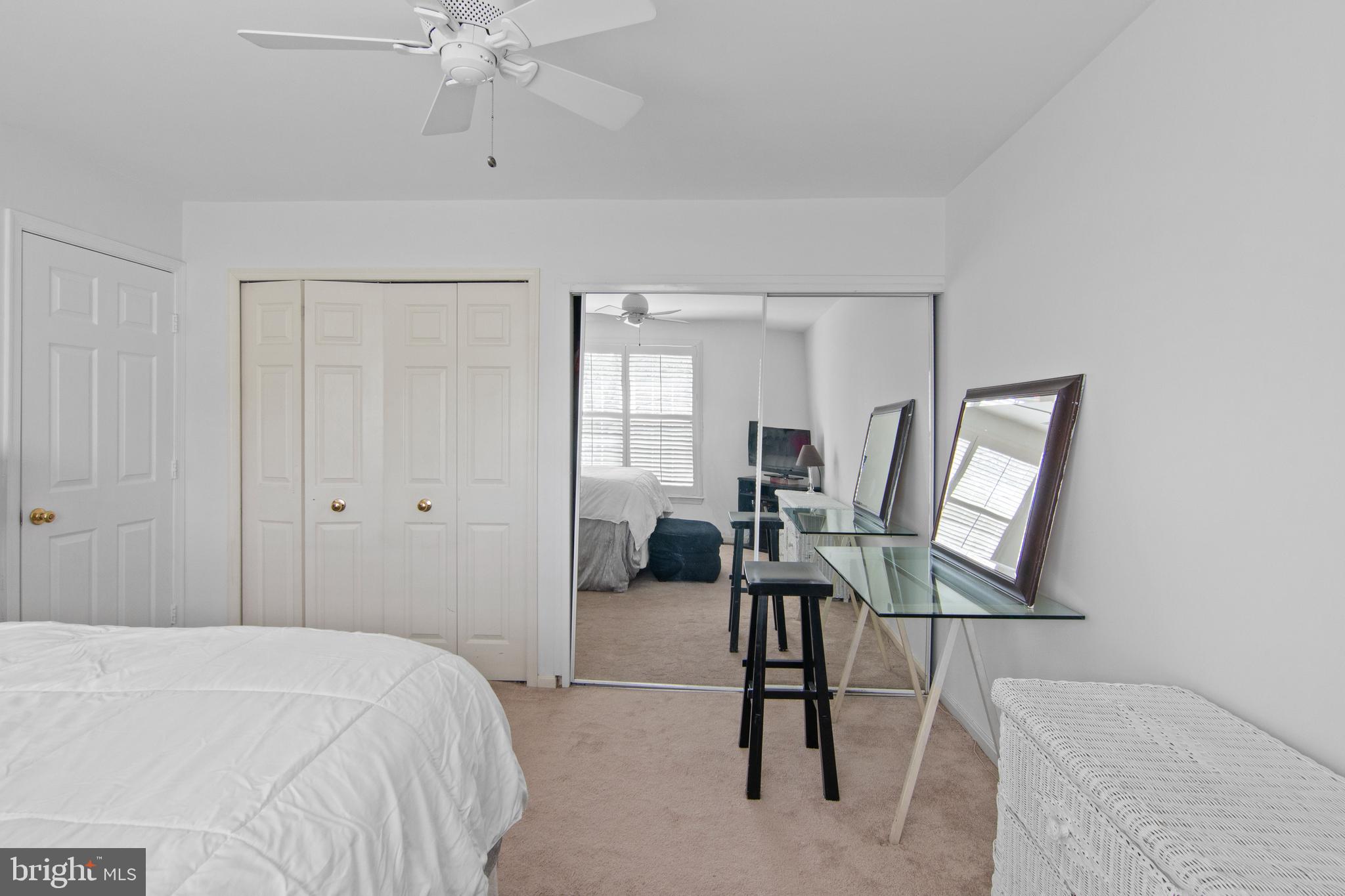 WHITE OAK MANOR - Residential