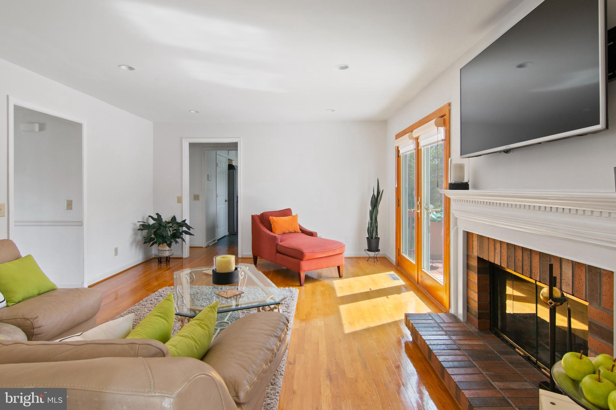 WHITE OAK MANOR - Residential