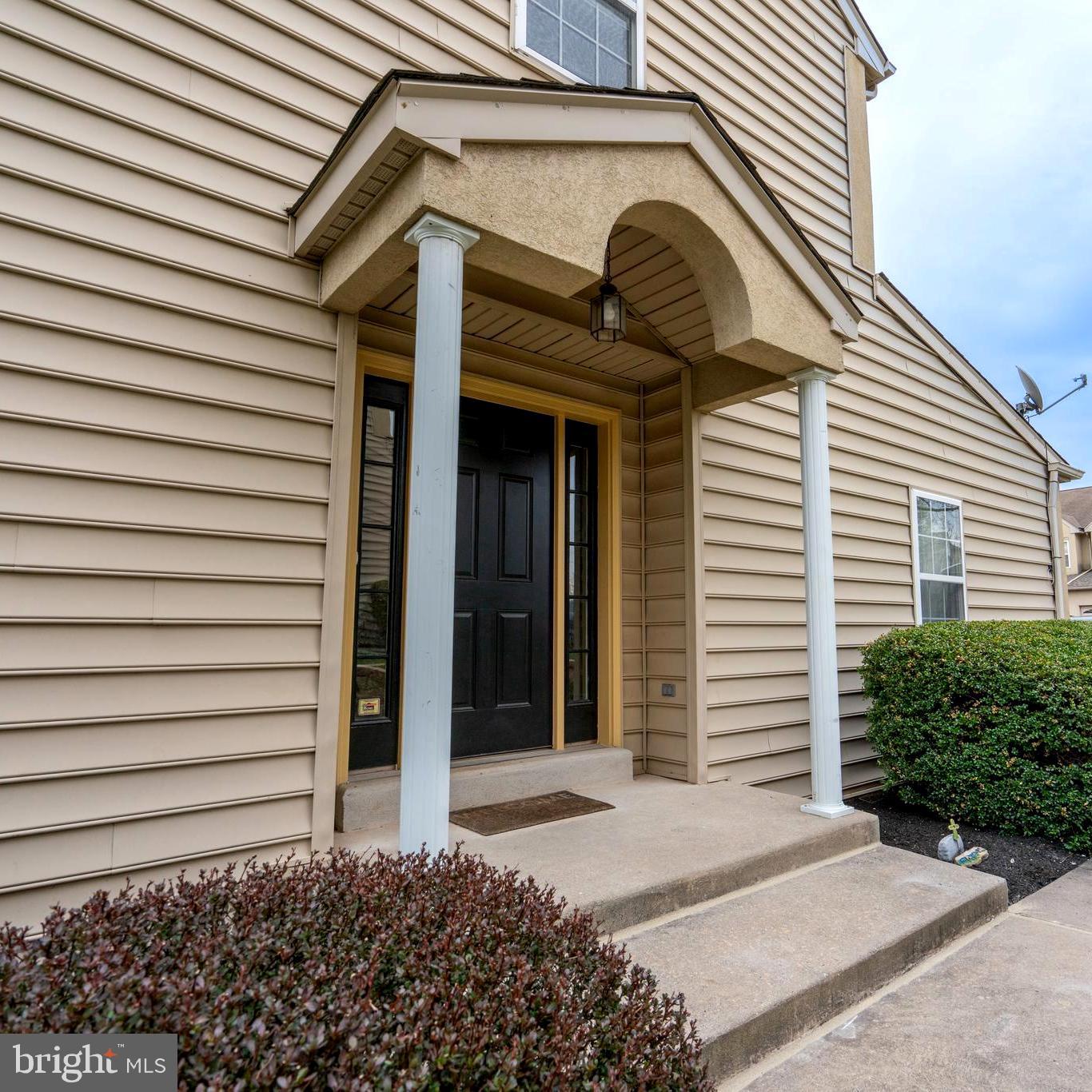93 ARBOR CIRCLE