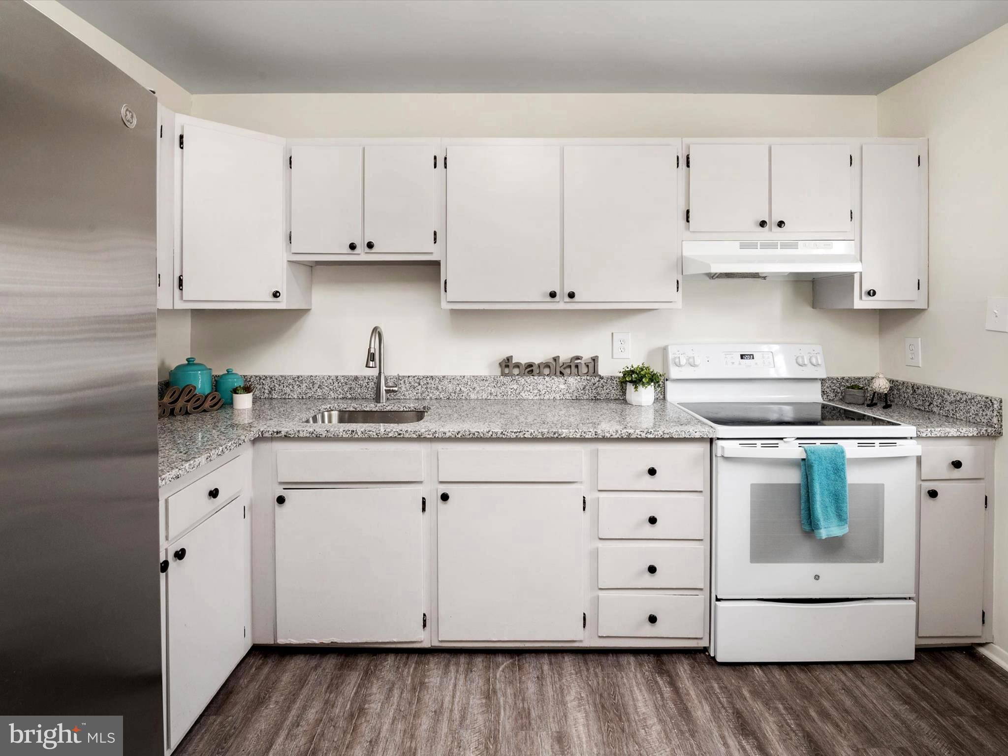 ELIZABETHS LANDING - Residential