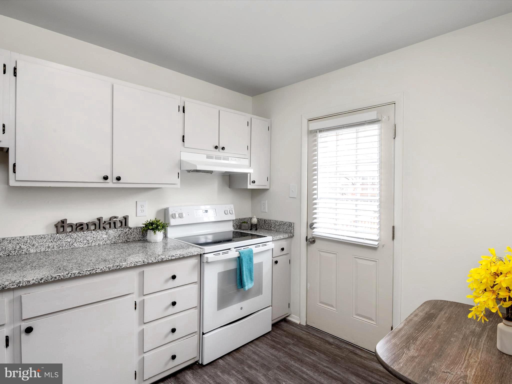 ELIZABETHS LANDING - Residential