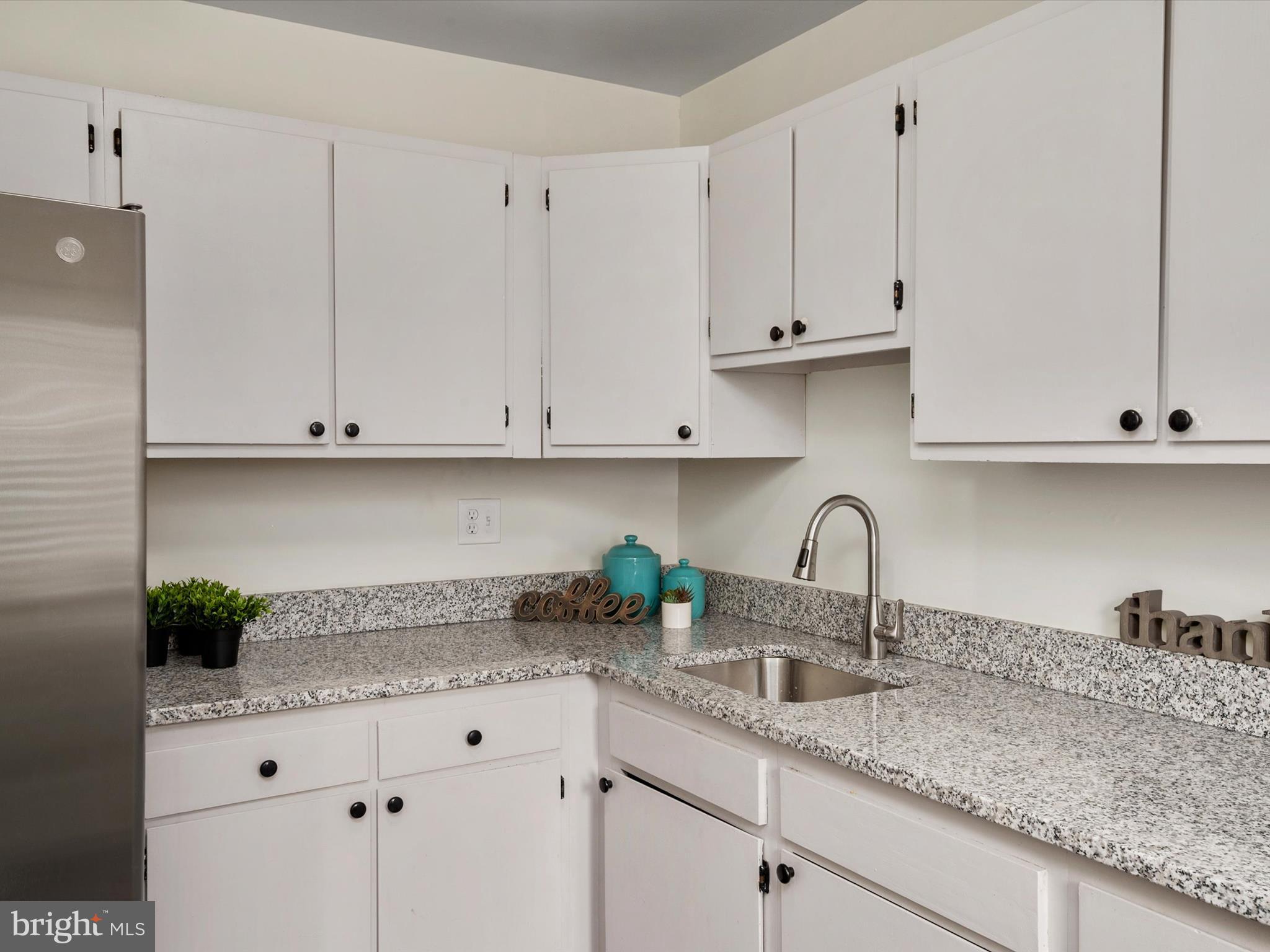 ELIZABETHS LANDING - Residential