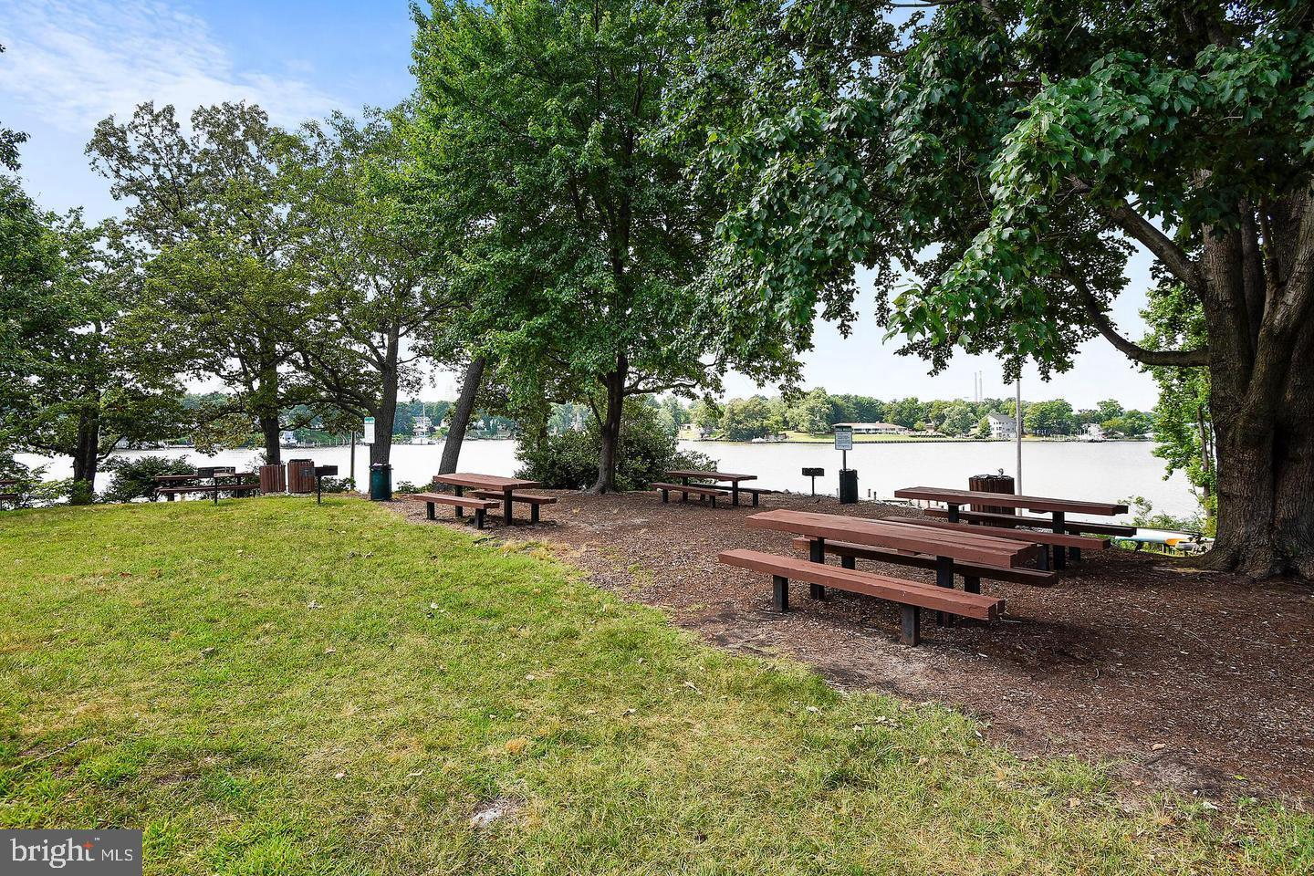 ELIZABETHS LANDING - Residential