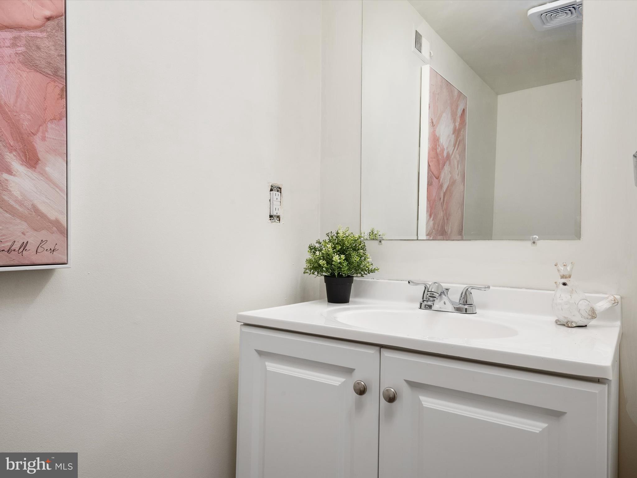 ELIZABETHS LANDING - Residential