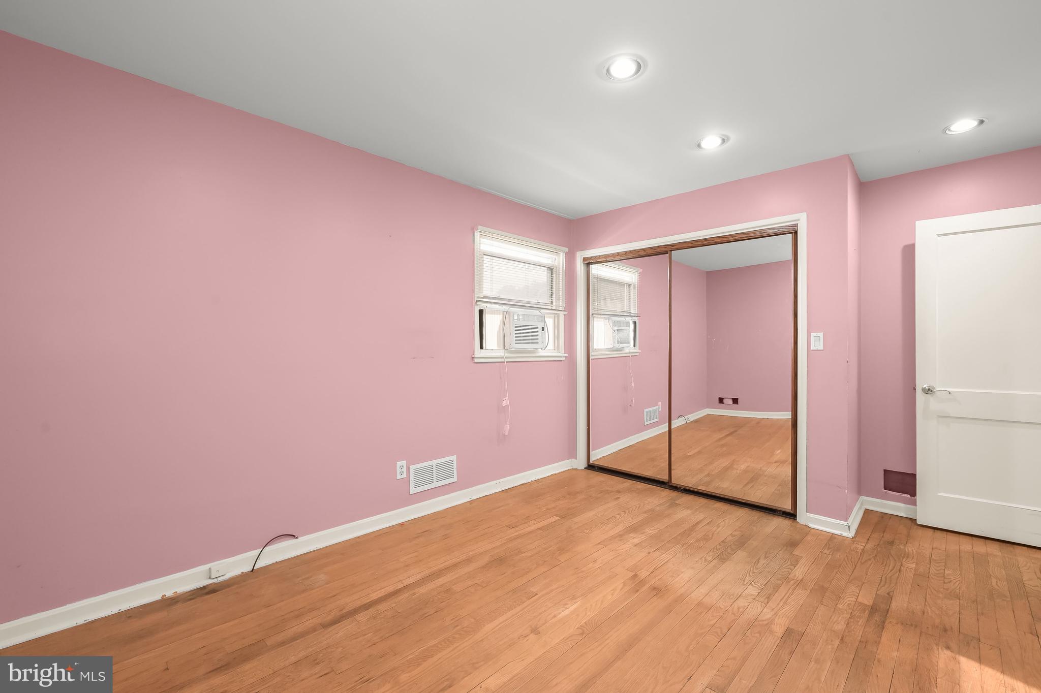 OAK SPRINGS - Residential