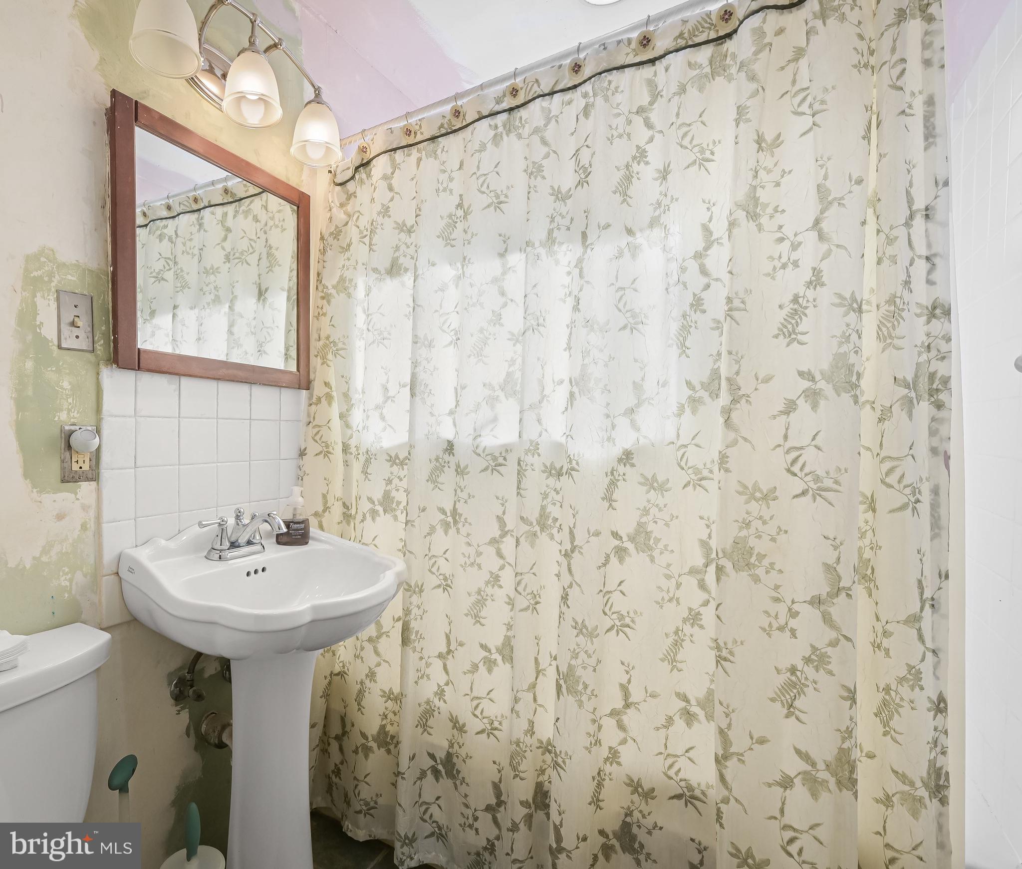 OAK SPRINGS - Residential