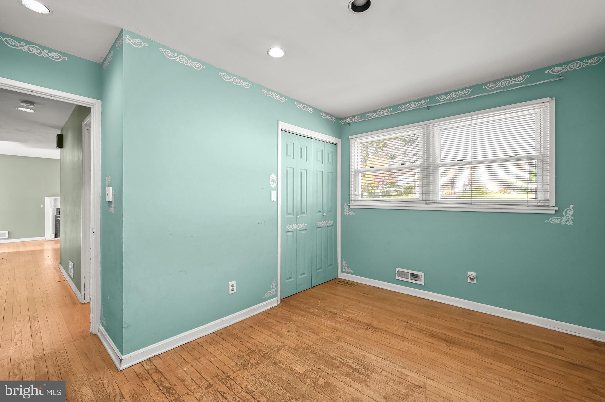 OAK SPRINGS - Residential