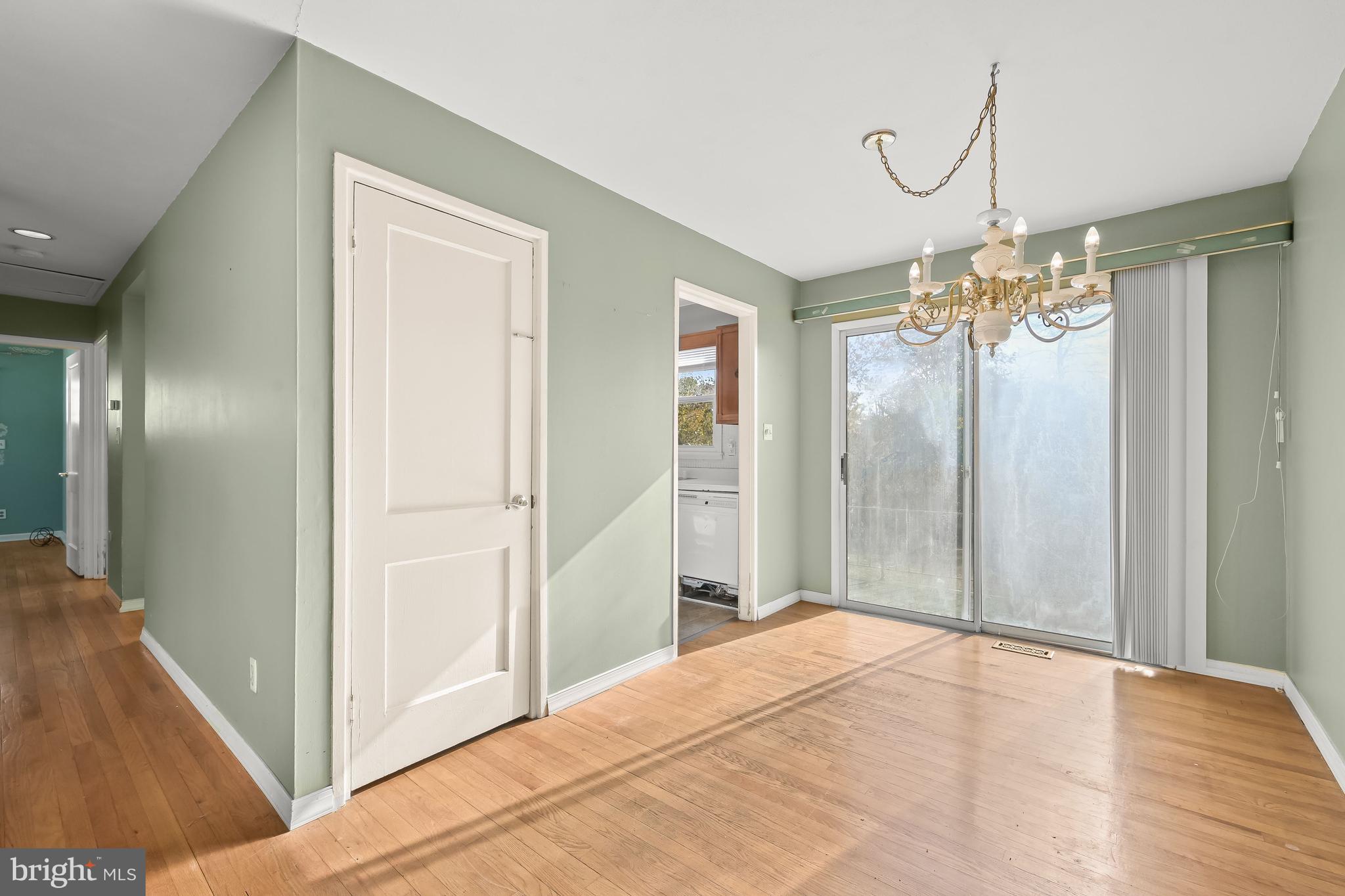 OAK SPRINGS - Residential