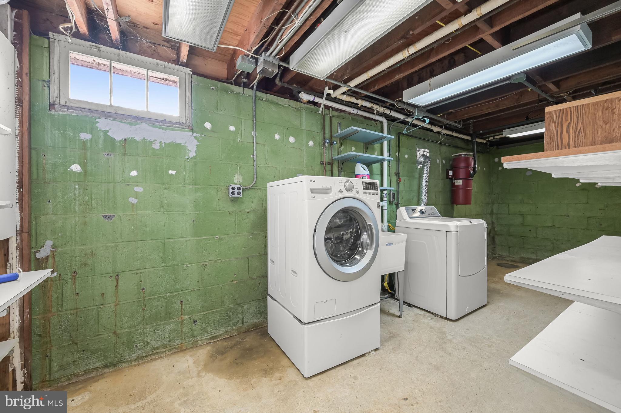 OAK SPRINGS - Residential