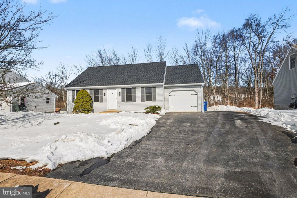 Photo of 27 Homestead Drive, DENVER, PA 17517 (MLS # PALA2083004)