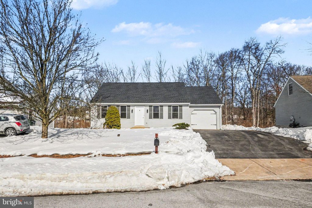 Photo of 27 Homestead Drive, DENVER, PA 17517 (MLS # PALA2083004)