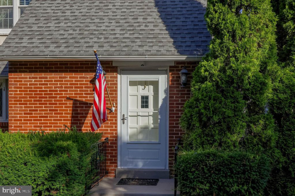 Photo of 3205 Eastern Boulevard, YORK, PA 17402 (MLS # PAYK2091054)