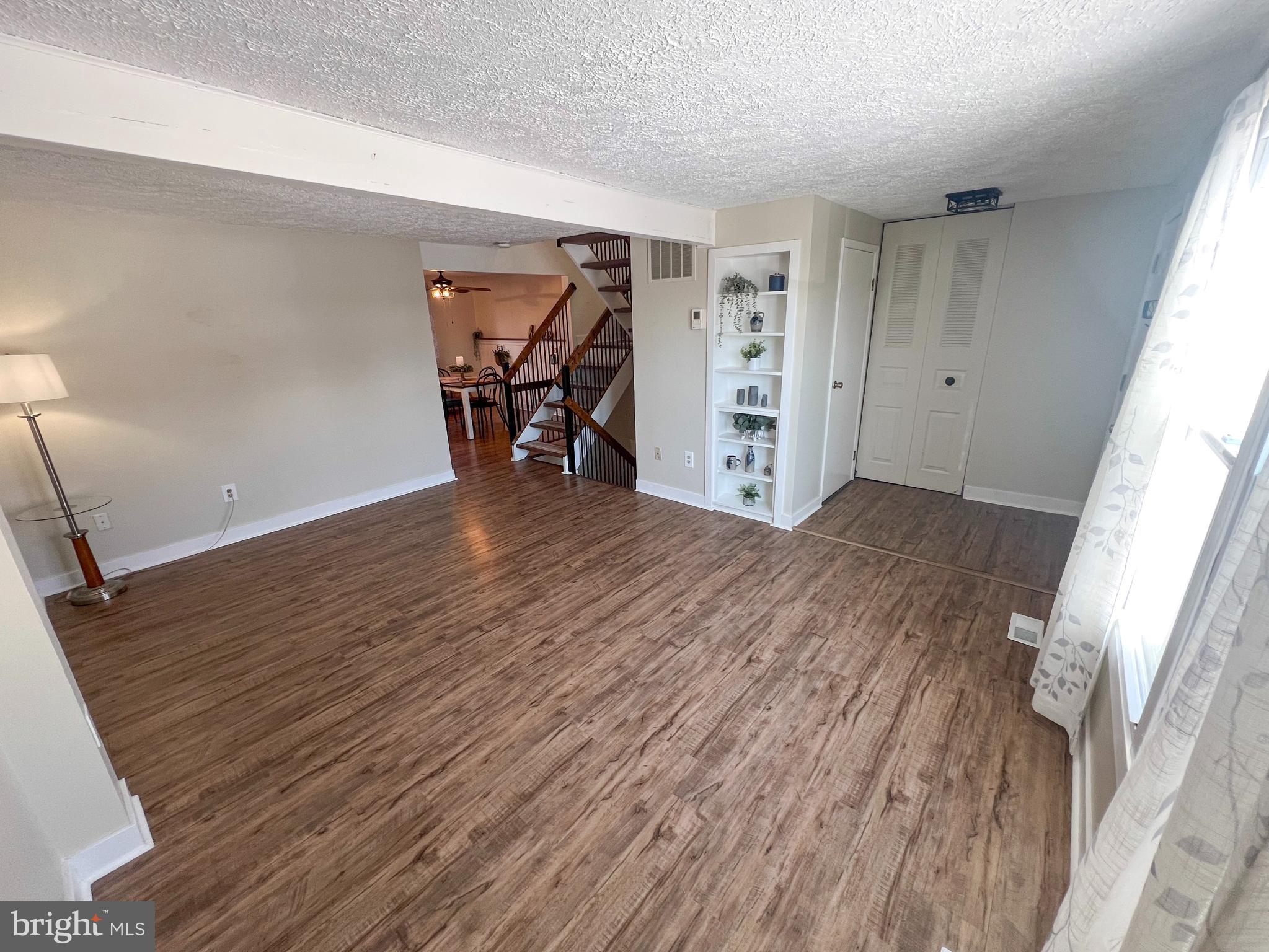 3102 HOLLY BERRY COURT