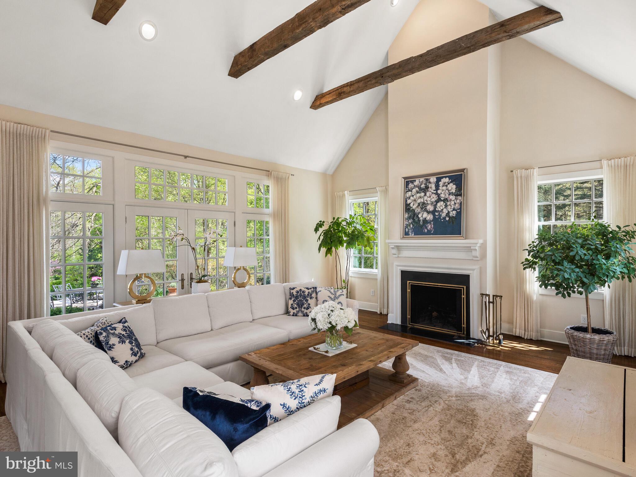 RADNOR HUNT - Residential