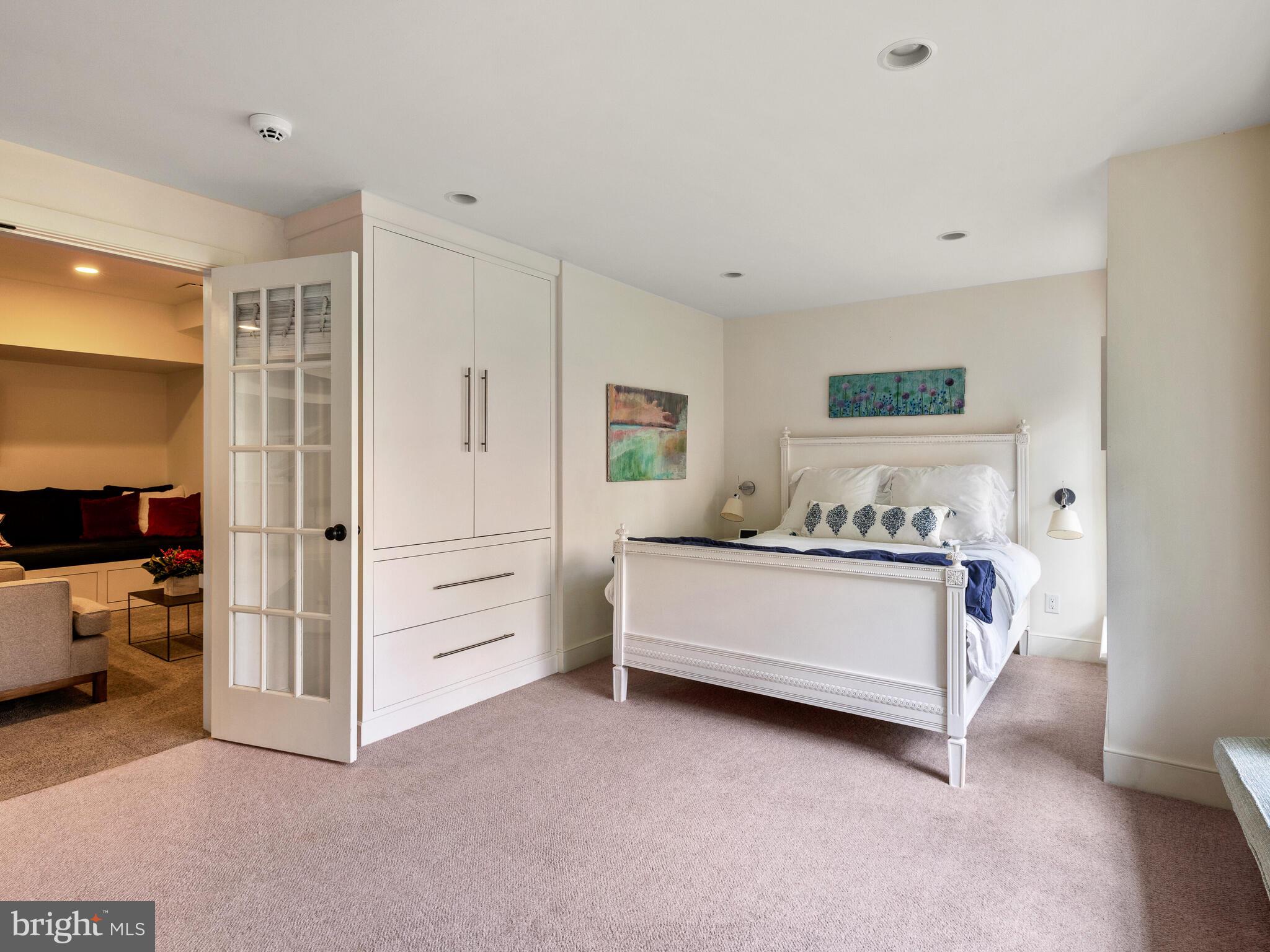 RADNOR HUNT - Residential