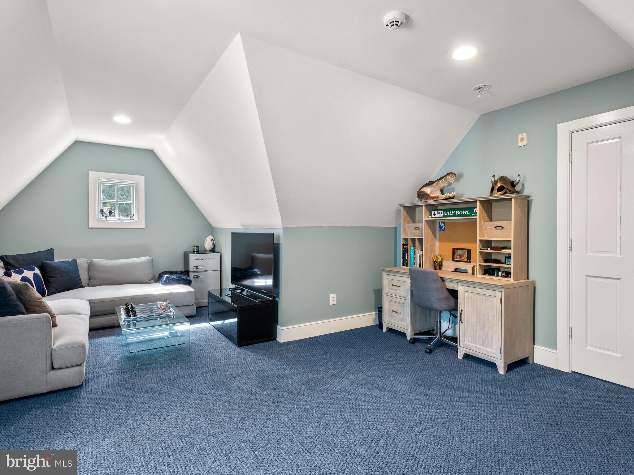 RADNOR HUNT - Residential