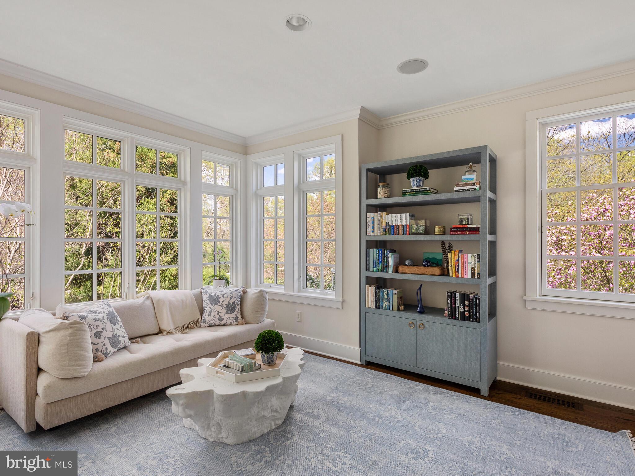 RADNOR HUNT - Residential