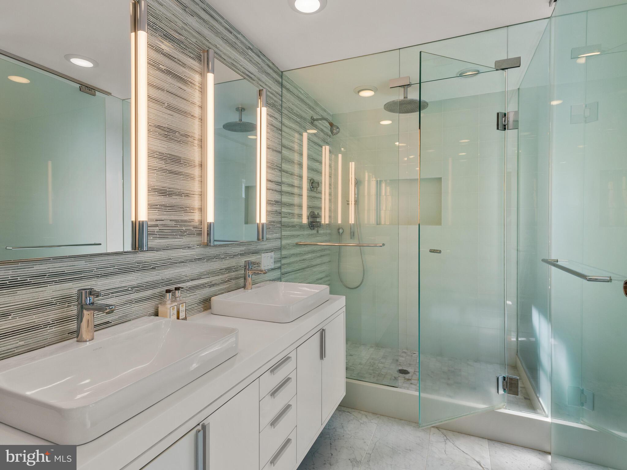 RADNOR HUNT - Residential