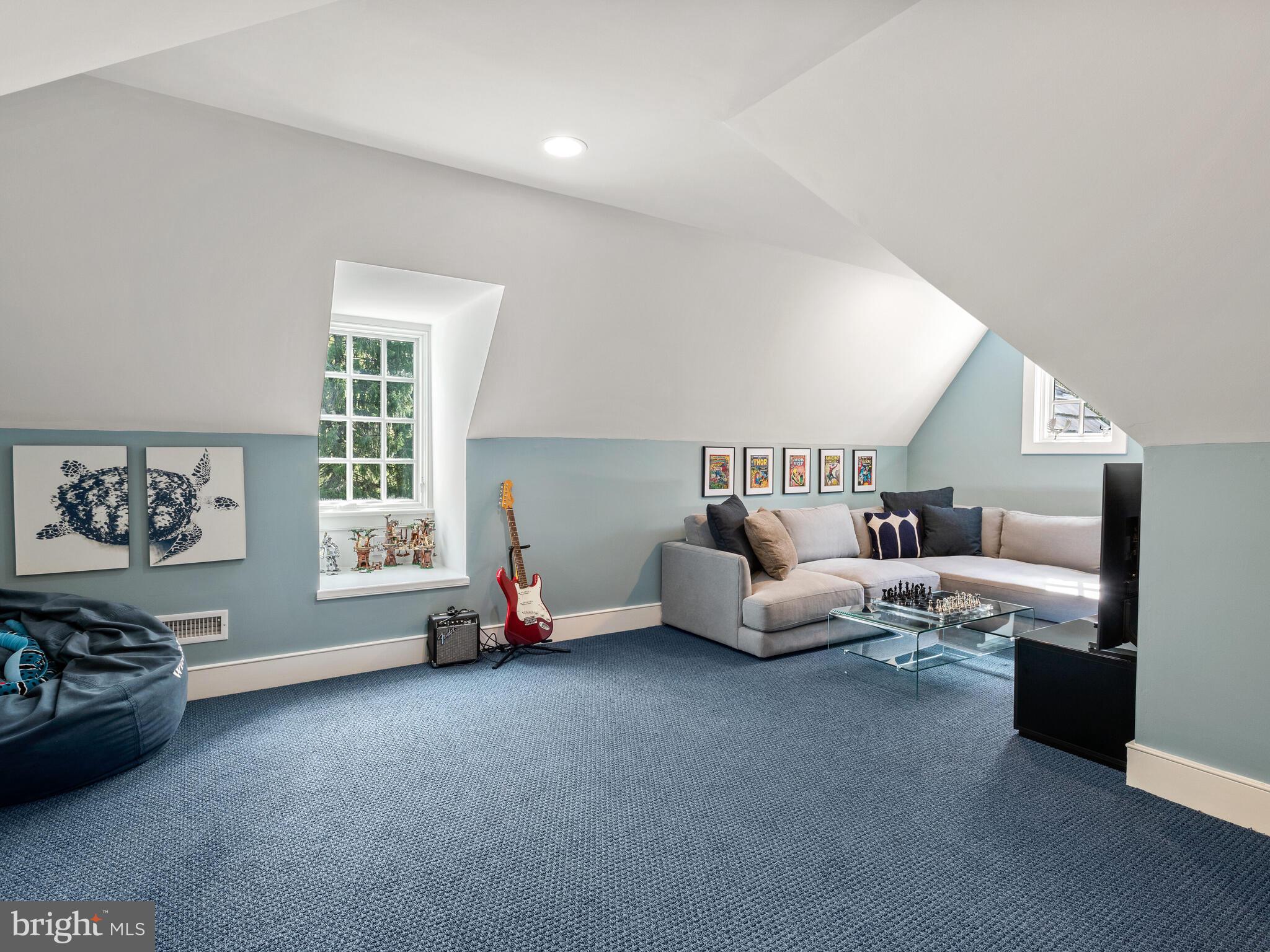 RADNOR HUNT - Residential