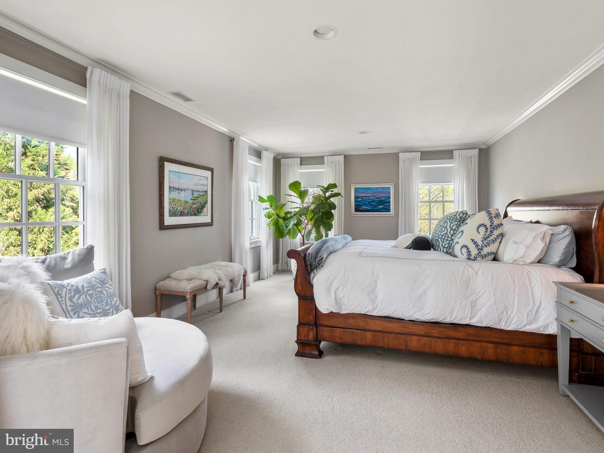 RADNOR HUNT - Residential