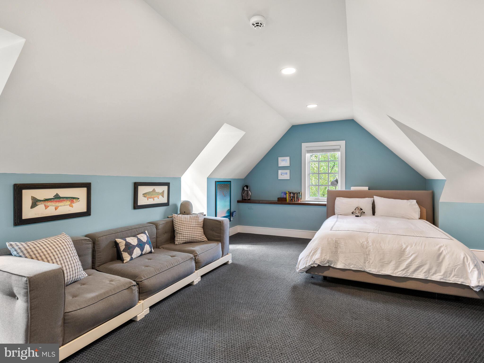 RADNOR HUNT - Residential