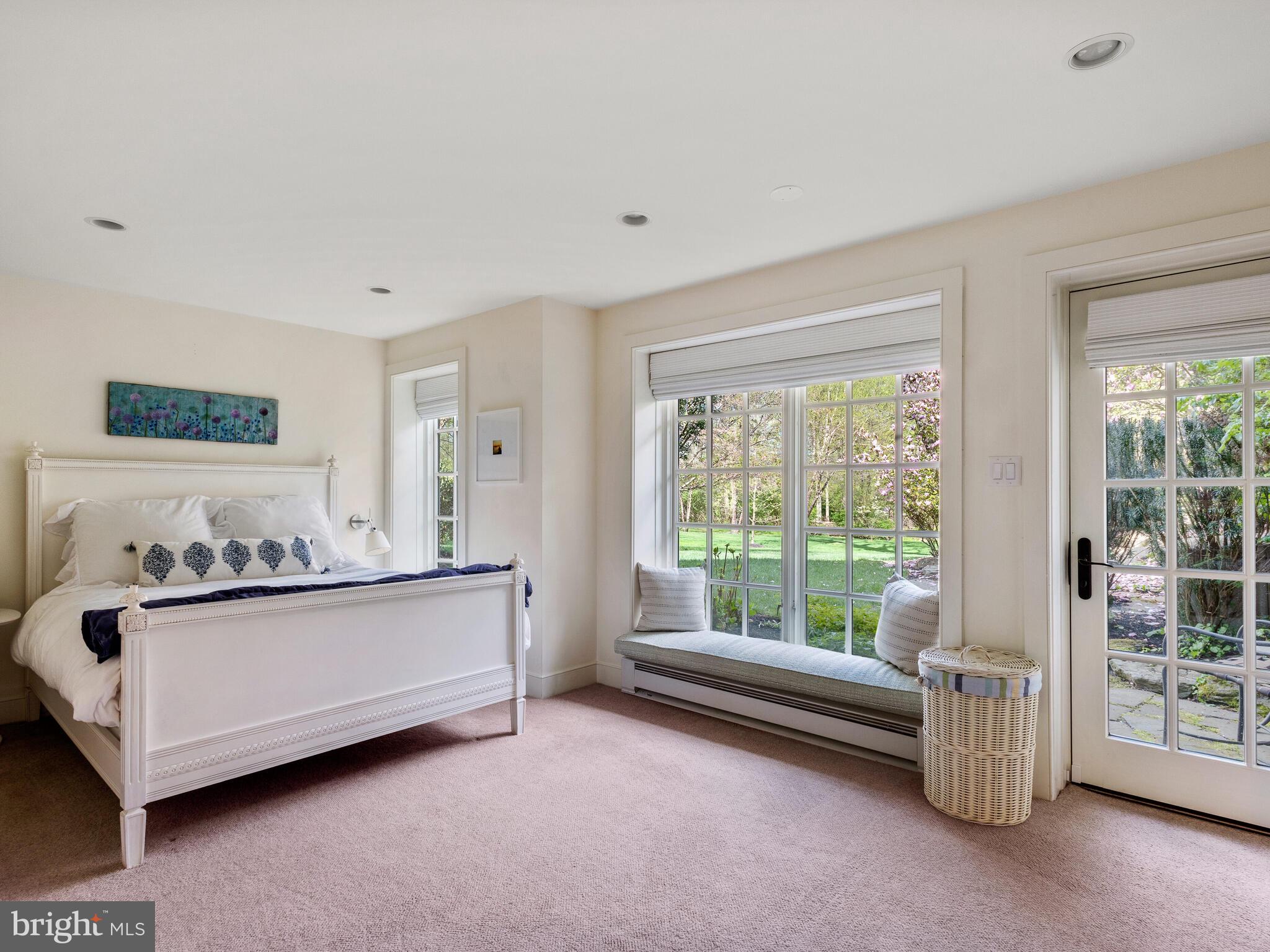 RADNOR HUNT - Residential