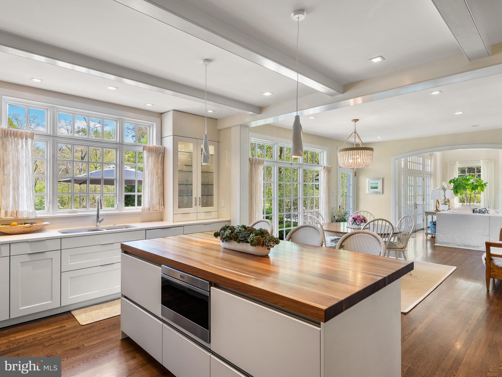 RADNOR HUNT - Residential