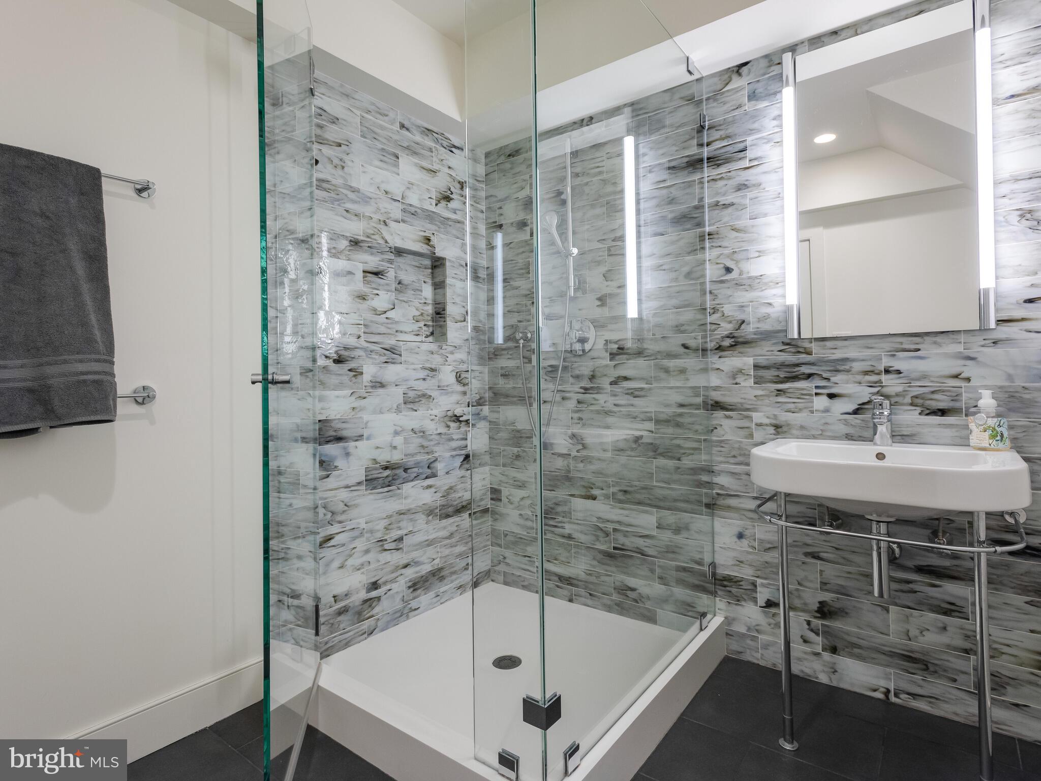 RADNOR HUNT - Residential