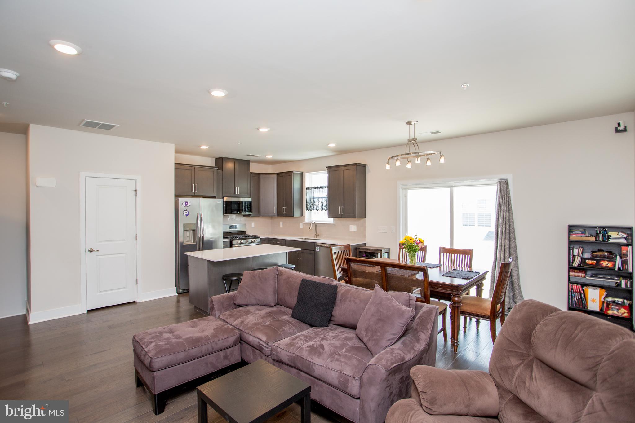 954 SKYLAR COURT