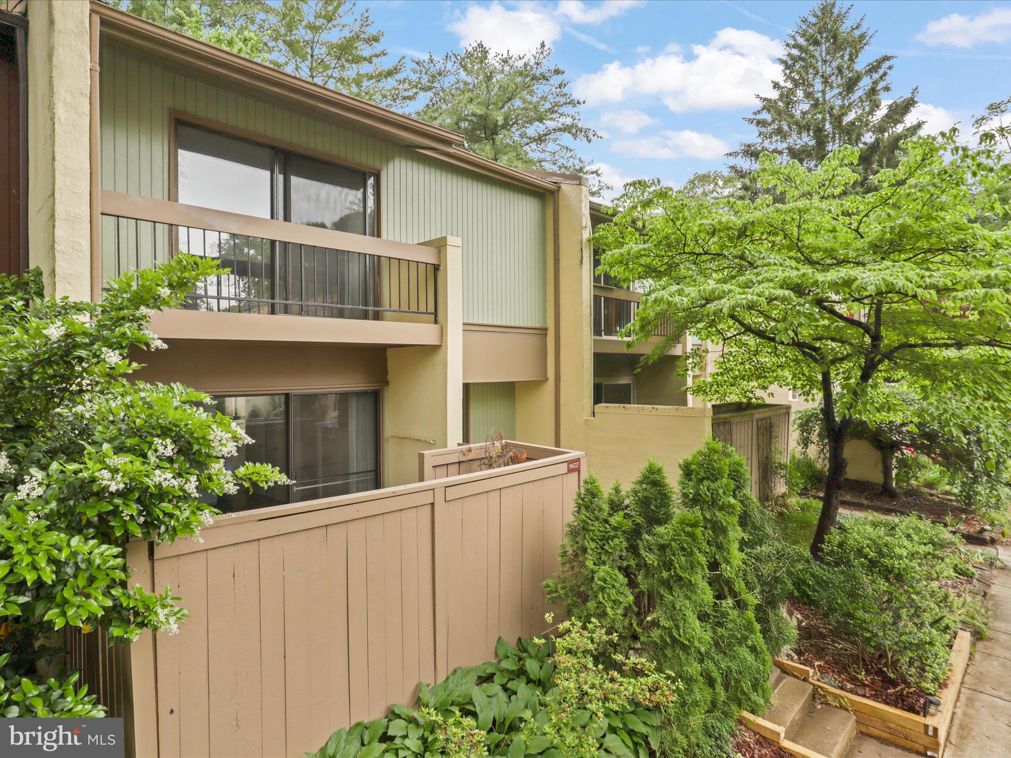 RESTON - Residential