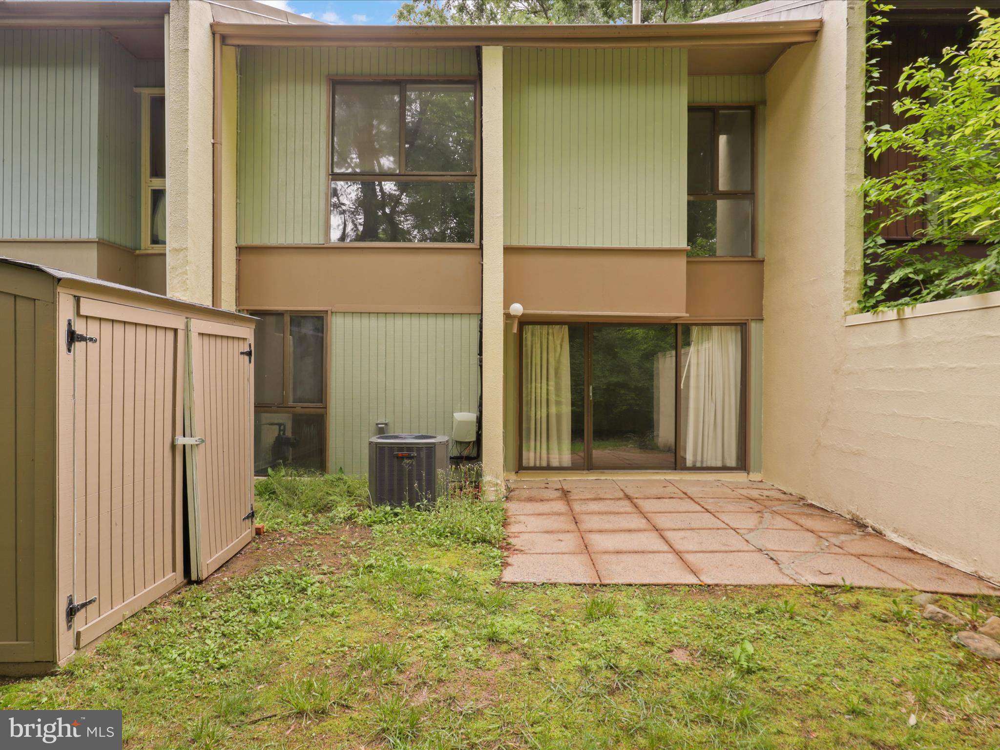 RESTON - Residential