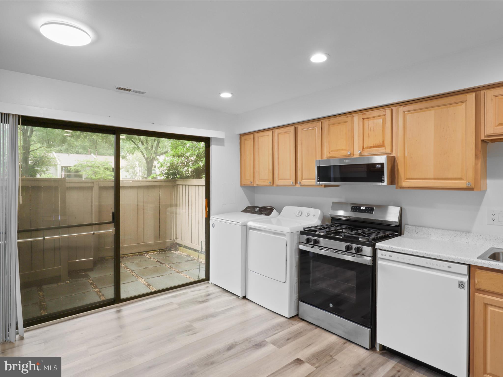 RESTON - Residential