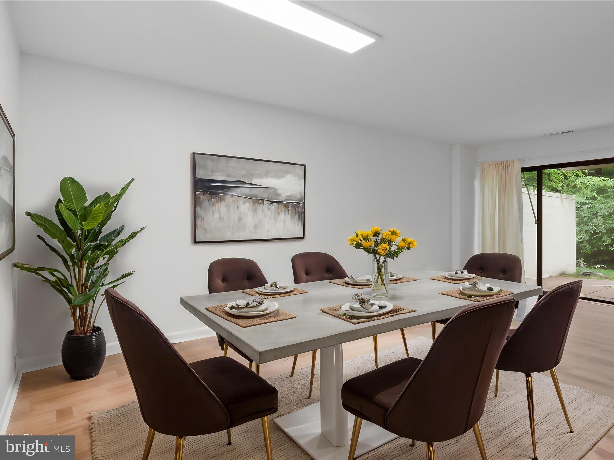 RESTON - Residential