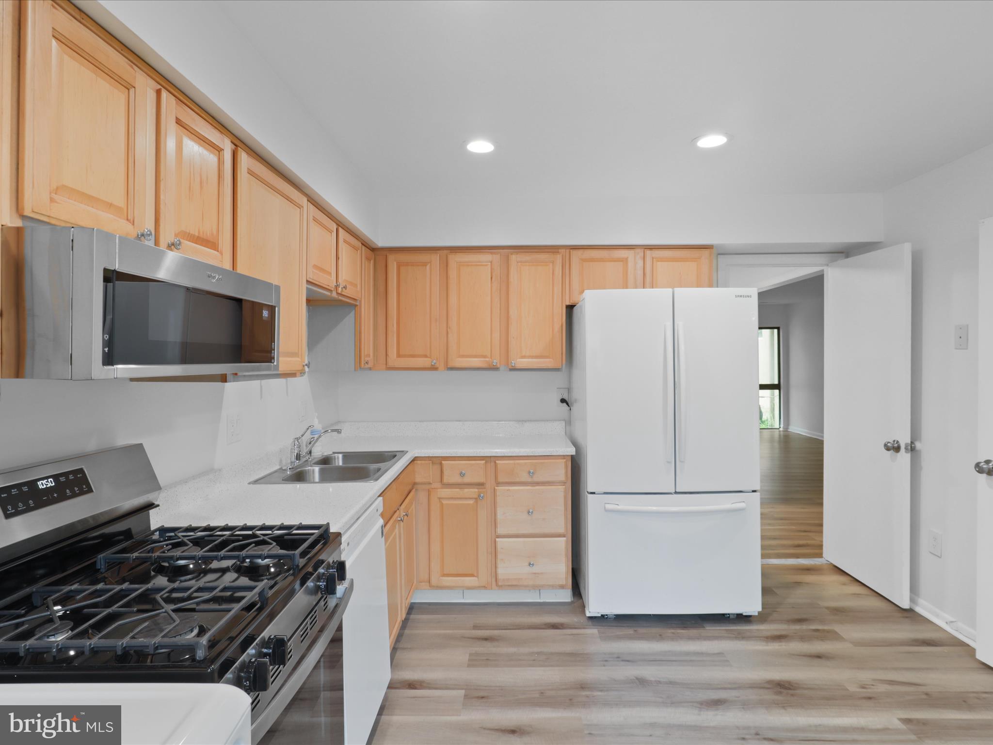 RESTON - Residential