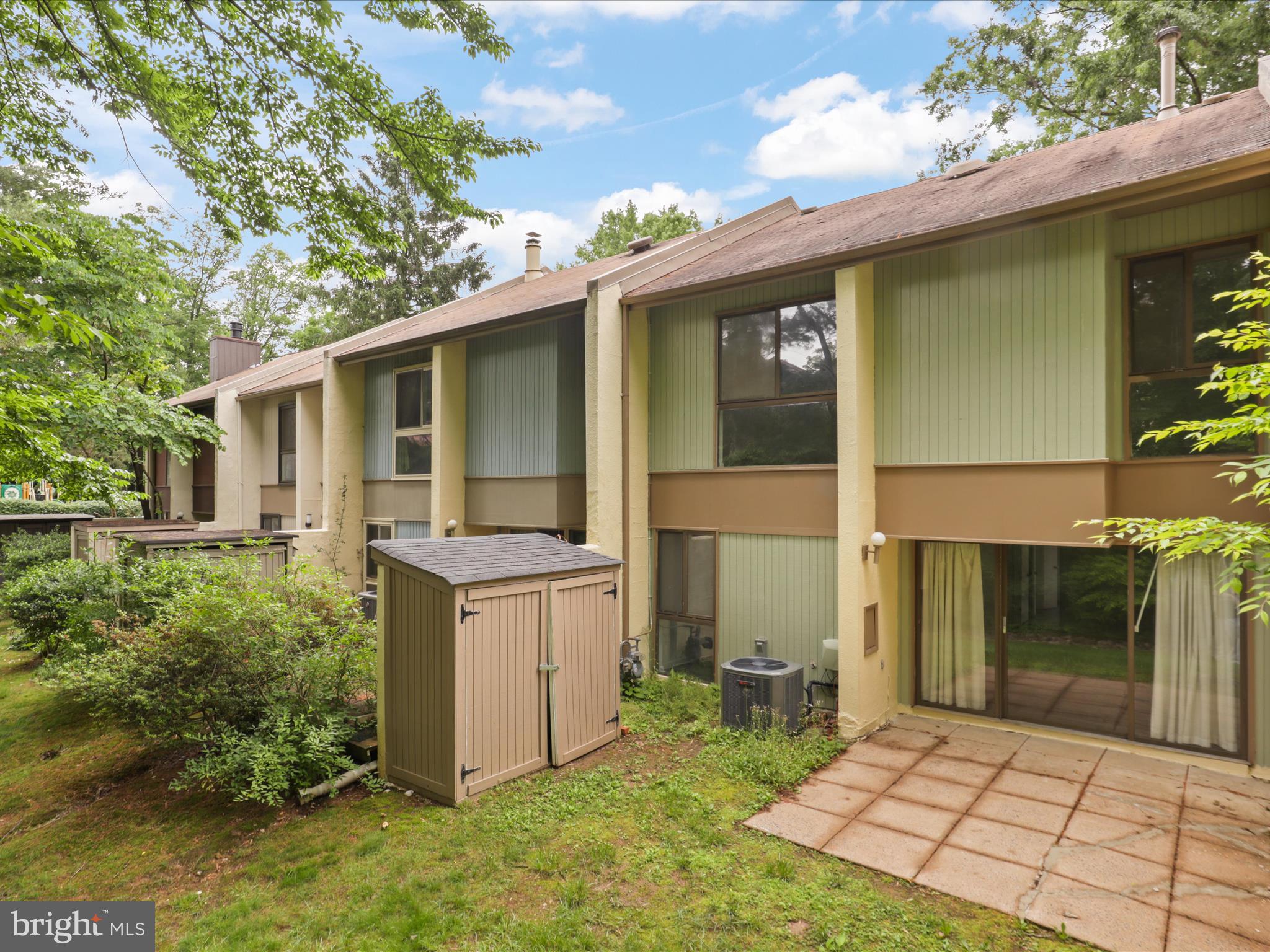 RESTON - Residential