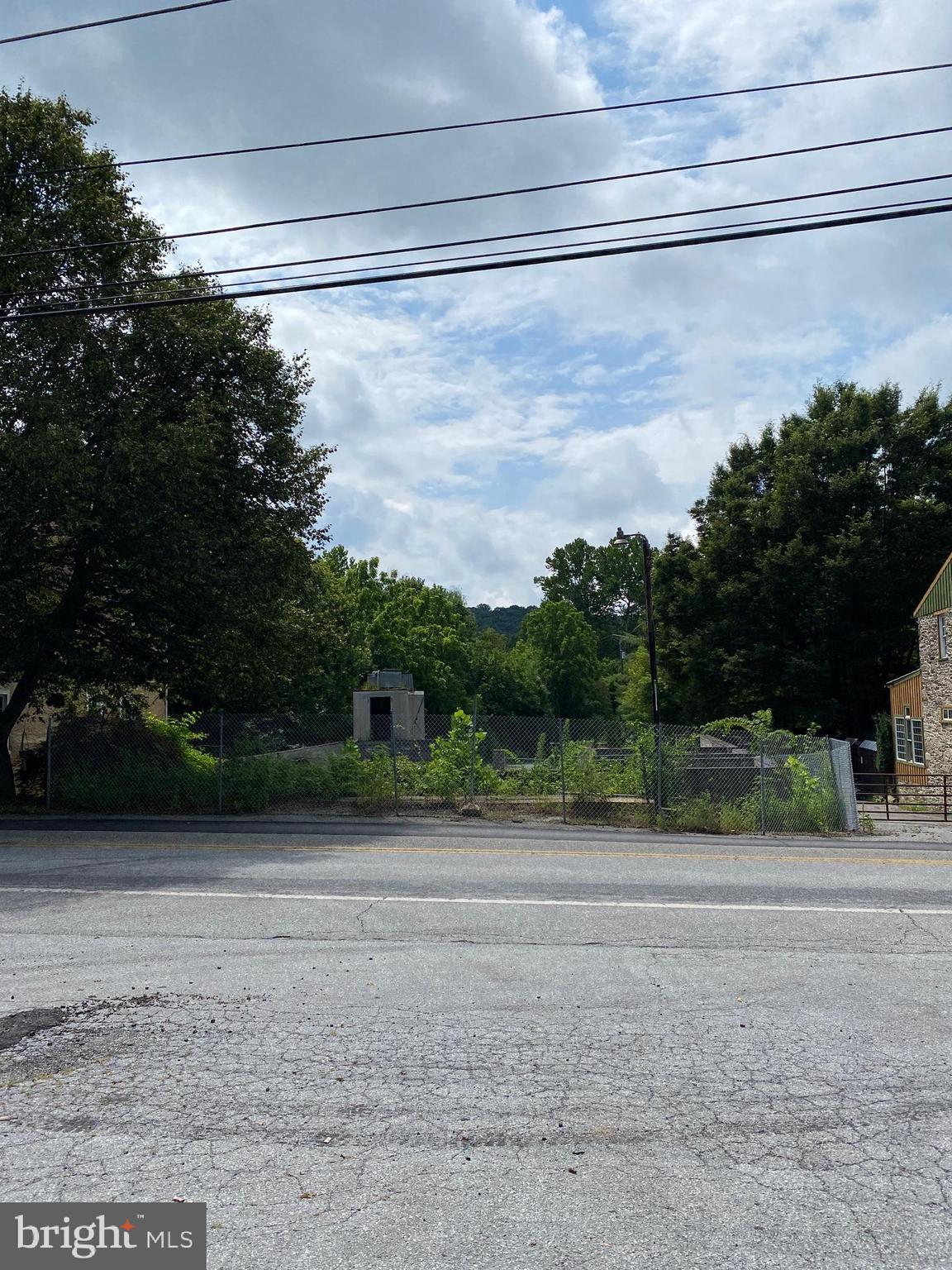 2094 STRASBURG ROAD