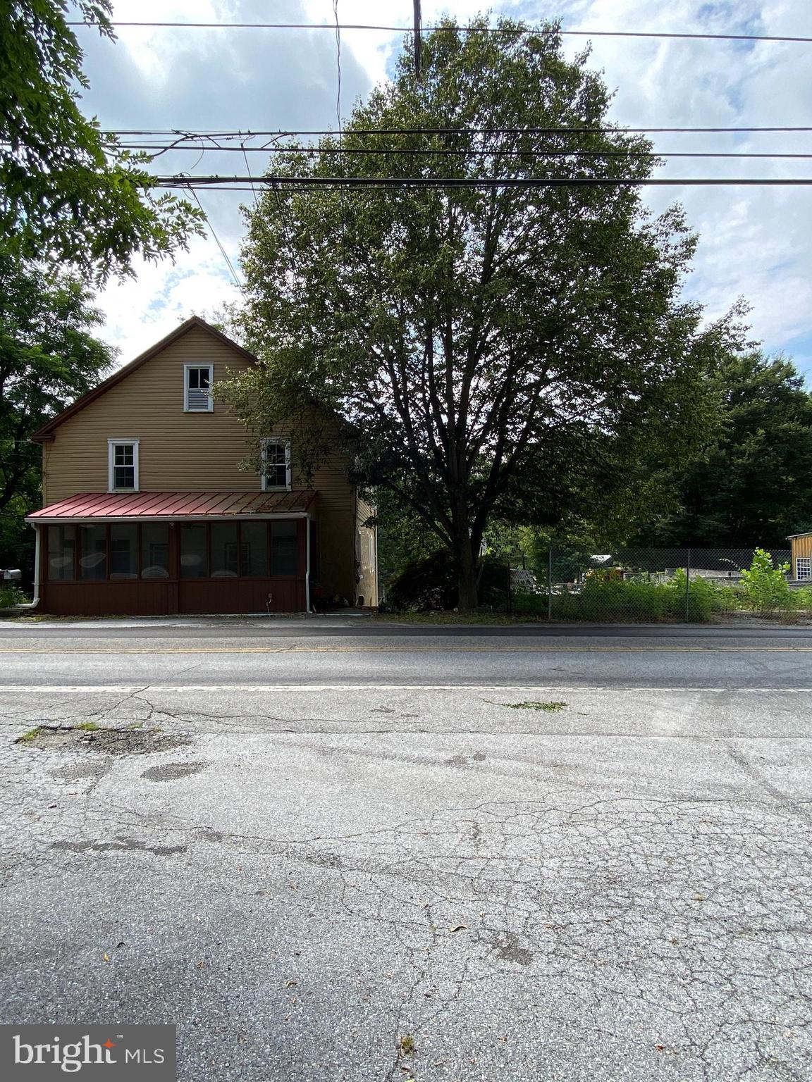 2094 STRASBURG ROAD