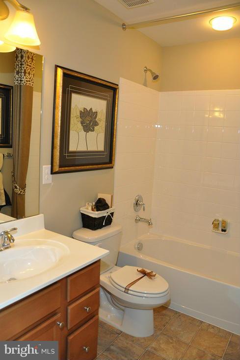 HOWARD SQUARE - Residential