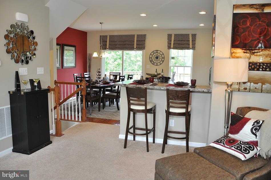 HOWARD SQUARE - Residential