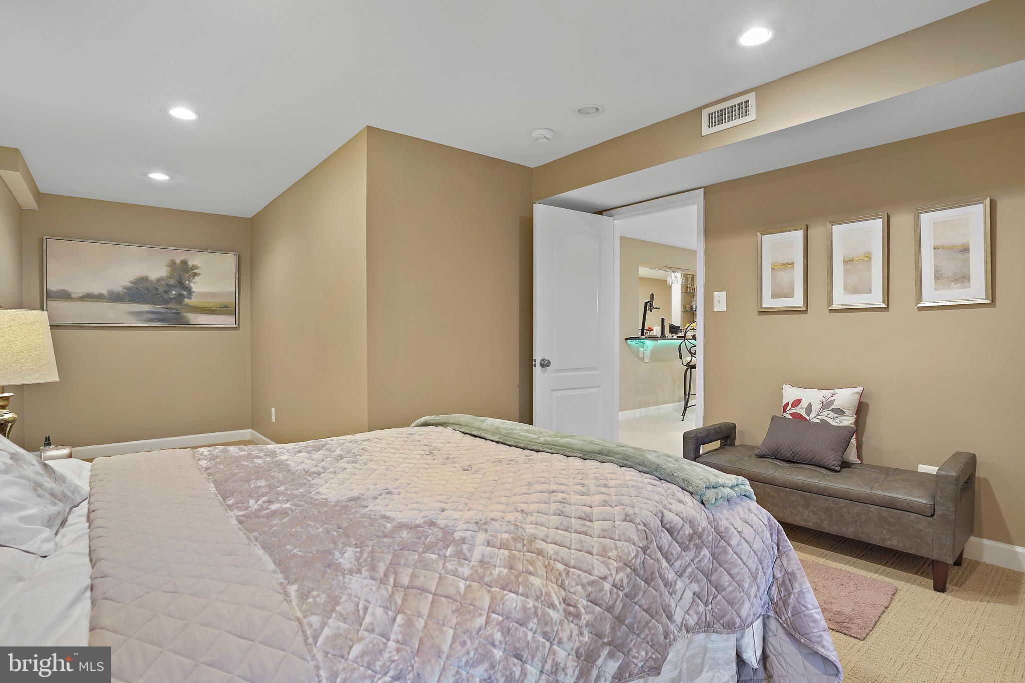 RESTON - Residential Lease