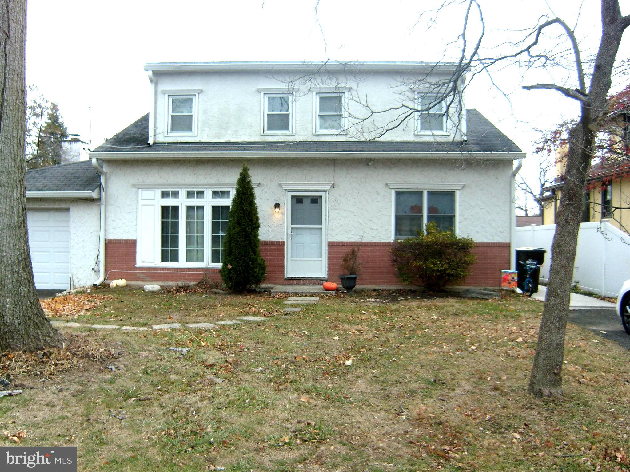 Welcome to this lovely 1 Bedroom, 1 Bath in Hatboro/Horsham School District This Unit is attached to the main Home with its own private Entrance and its own Private fenced back Yard Has a Washer/Dryer
Come make this your special little Hide Away.