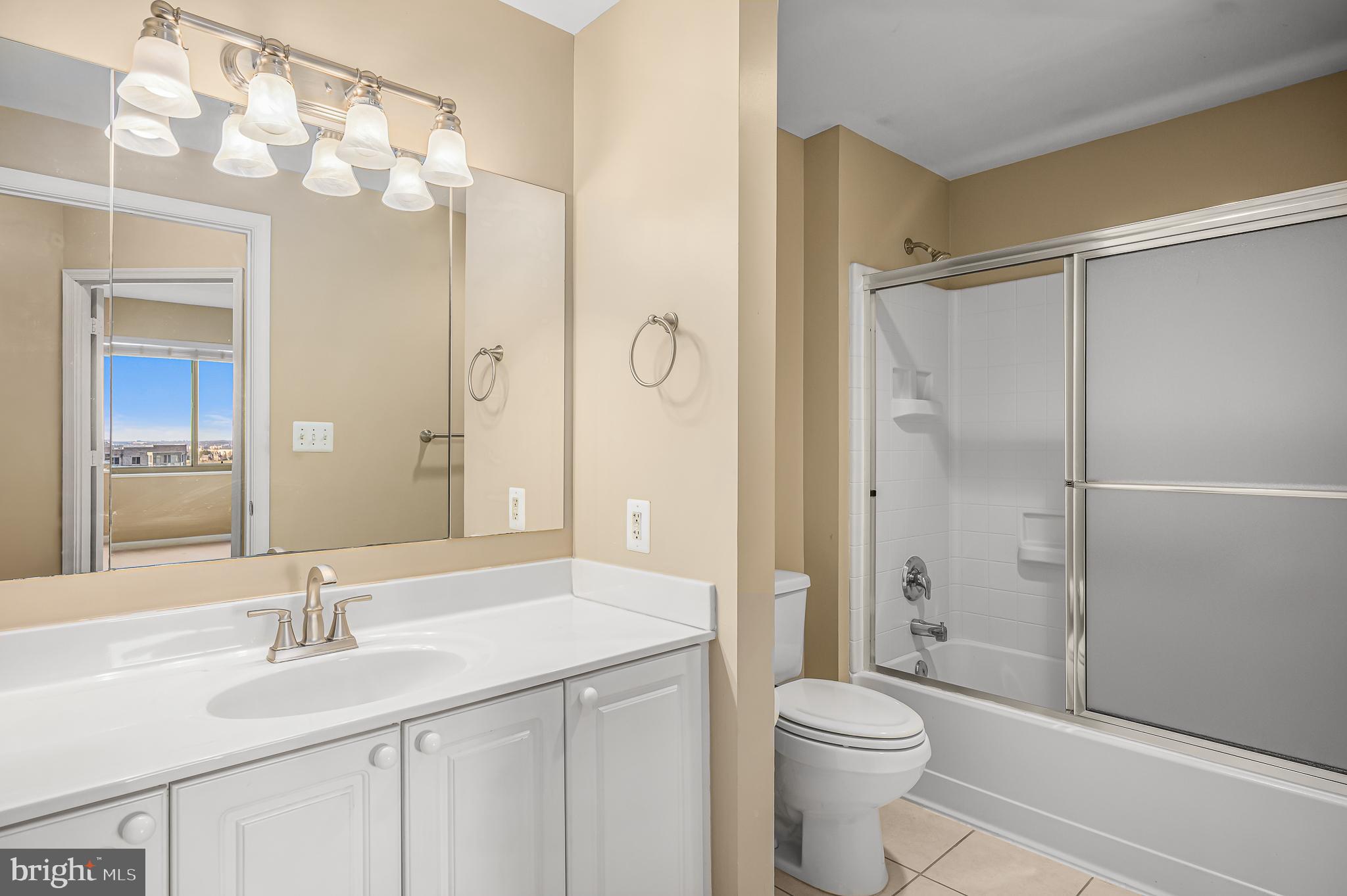 LANSDOWNE WOODS - Residential