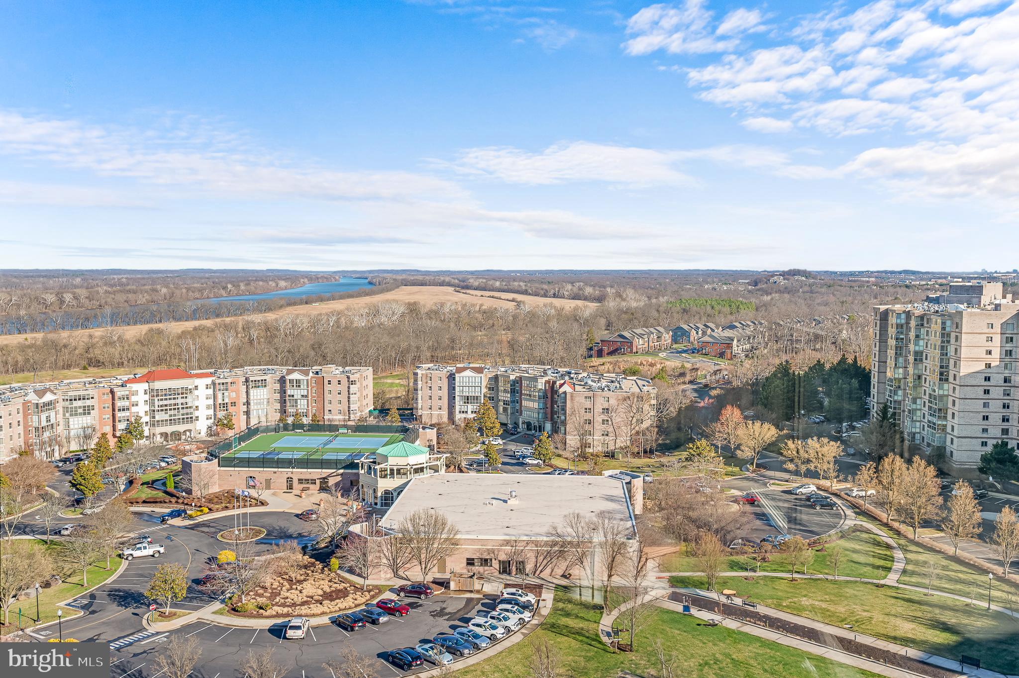 LANSDOWNE WOODS - Residential