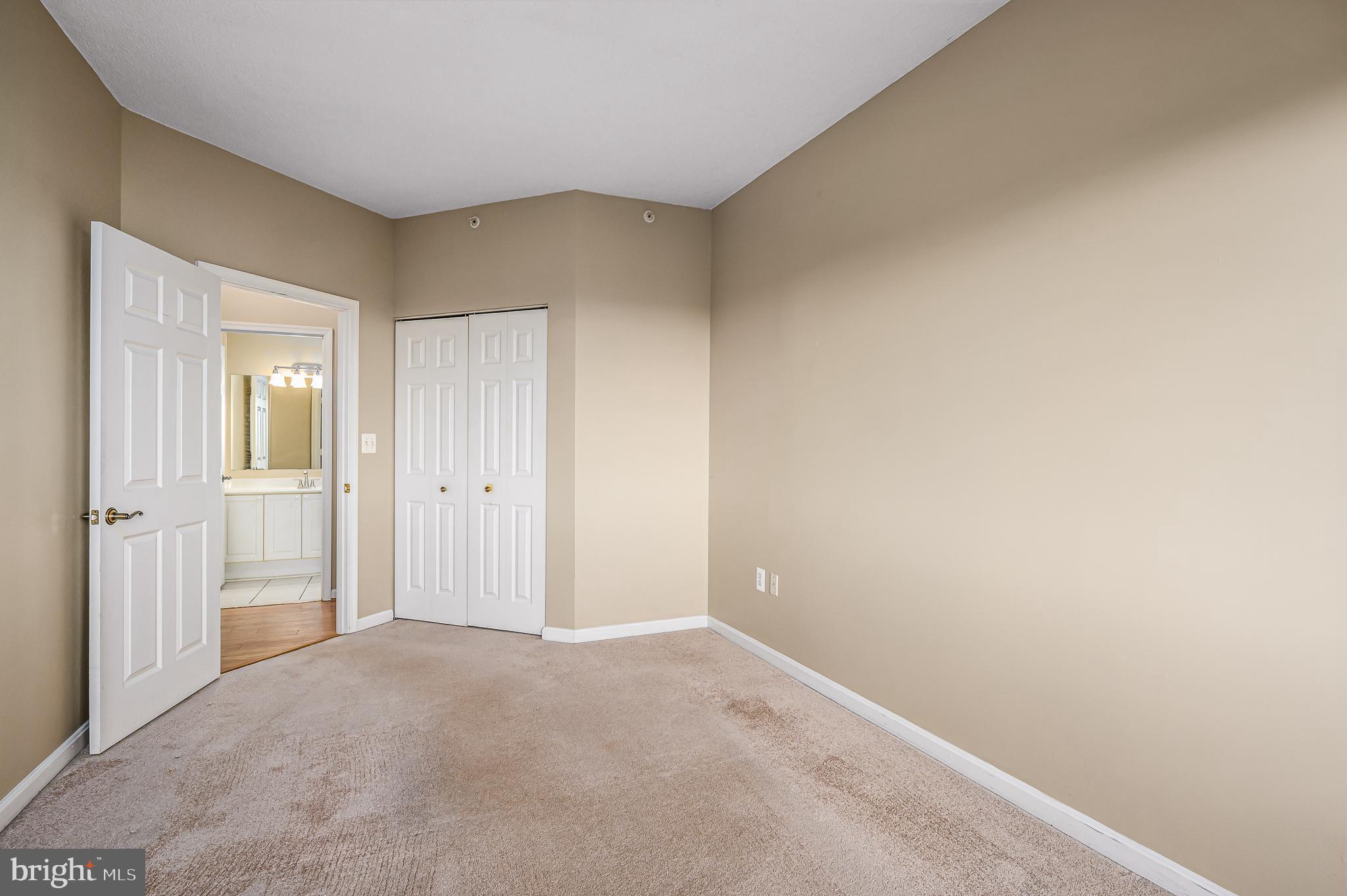 LANSDOWNE WOODS - Residential